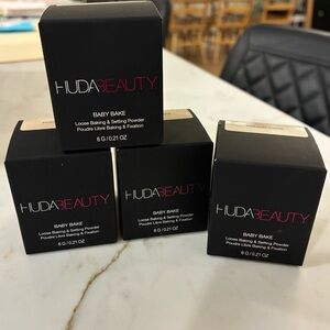 HUDA BEAUTY Baby Bake Loose Setting Powder. Colour = pound cake. Brand new!